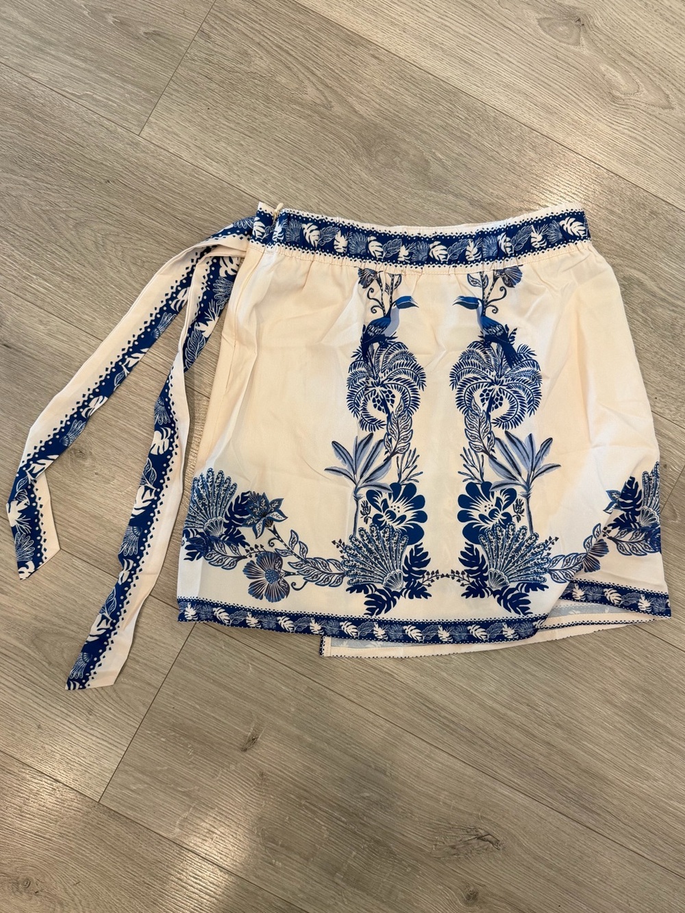 Cream & Navy Floral Wrap Mini Skirt- XS - Picture 6 of 6
